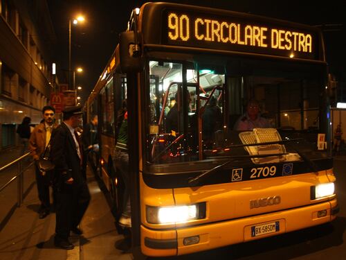 "Presa a pugni da uno straniero. E nessuno nel bus mi ha difesa"
