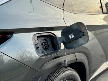 Hyundai Tucson PHEV: guarda la gallery del SUV ibrido plug-in con 265 CV 11