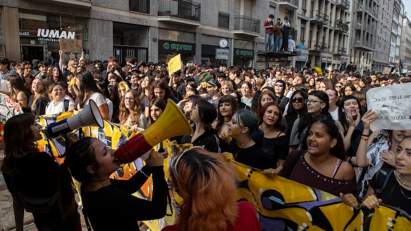 “Blocchiamo la città”. A Milano è allarme sicurezza: i due cortei puntano a invadere la tangenziale