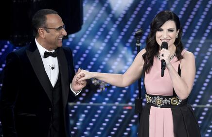 Sanremo 2016: gli abiti della prima serata 93