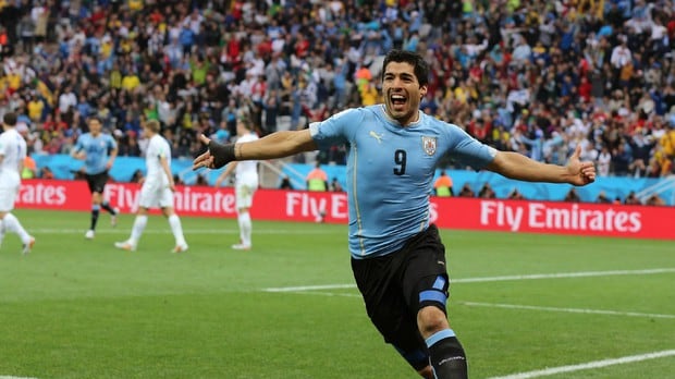 Suarez accende i fuochi "Italia stanca e scarsa dietro"