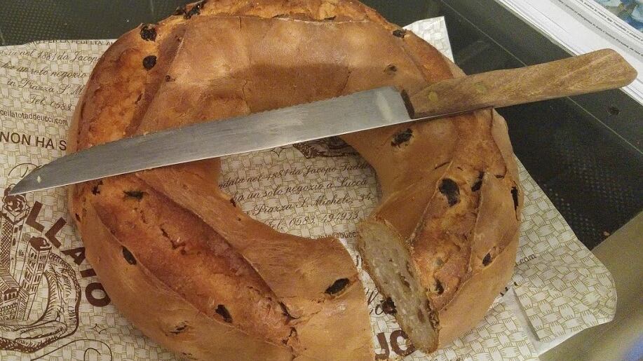 Buccellato, il dolce più amato di Lucca (che fu persino tassato)