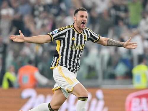 La Juventus vince il derby contro il Toro. Bianconeri a meno due dall'Inter
