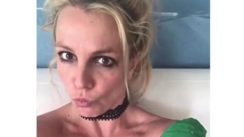 Le smorfie di Britney Spears in video preoccupano i fan: "Non sta bene"