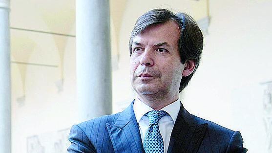 Intesa, cedolone da 1,2 miliardi E per i fondi c'è l'opzione Borsa