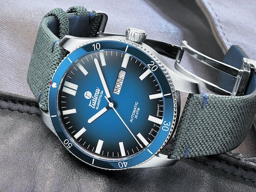 Sintesi ideale e accurata dell'orologio sicuro e protetto