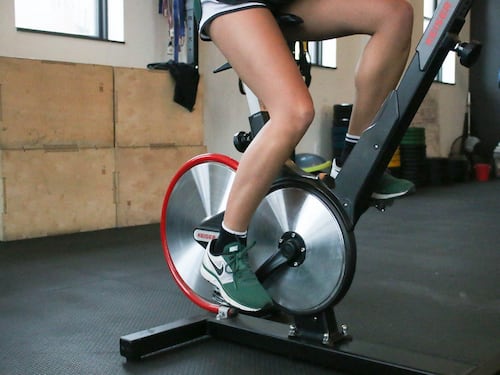 Cyclette per tonificare le gambe a 60 anni: tutti gli esercizi