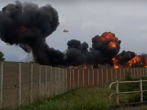 Torino, aereo delle Frecce Tricolori si schianta: morta una bimba di 5 anni