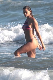 Dayane Mello hot, lato b da urlo in vacanza 42