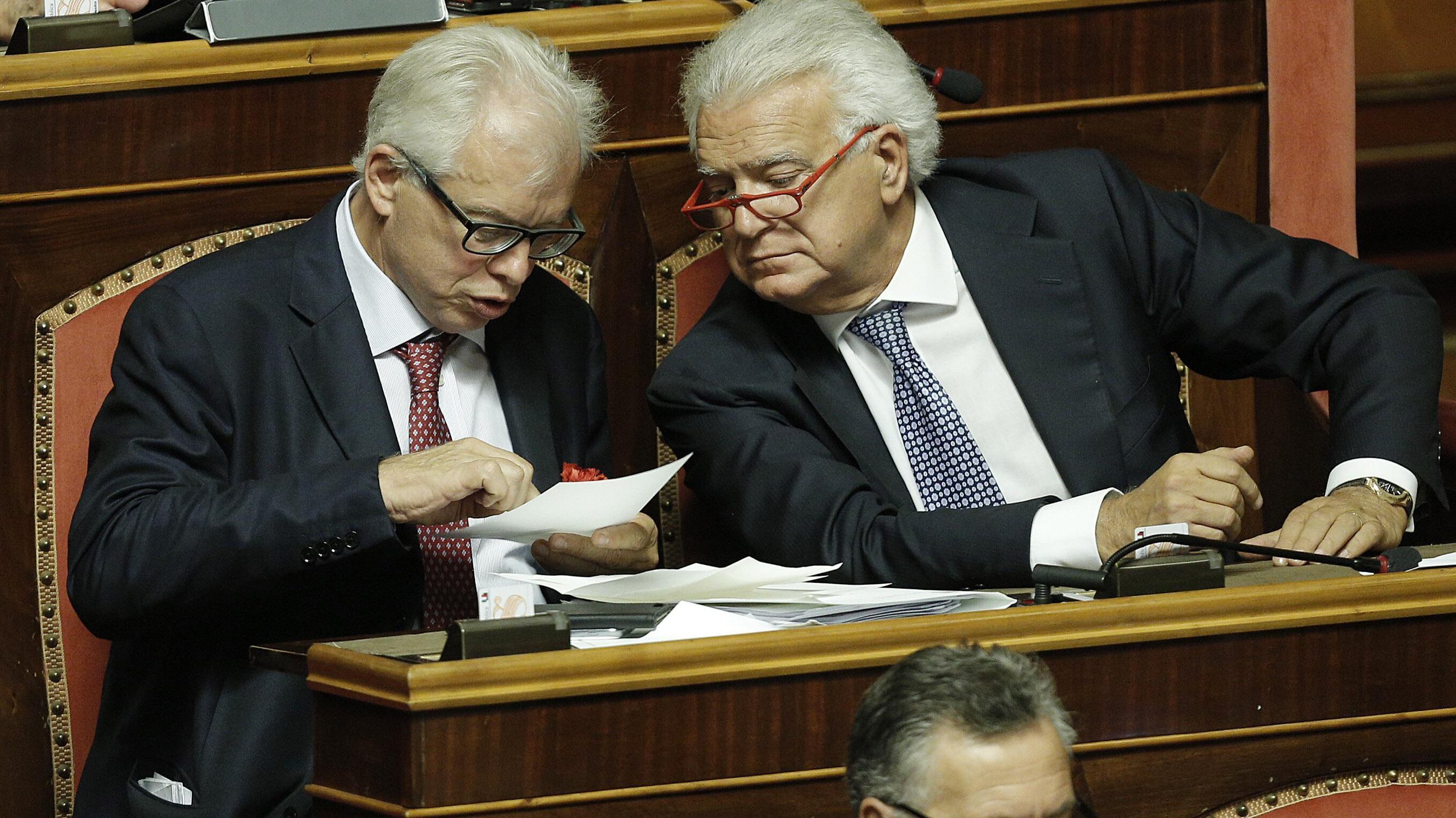 Se sei verdiniano puoi offendere Barani e D'Anna quasi perdonati