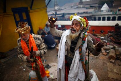 Colori, serpenti e cannabis, la due giorni del festival di Shiva in India 10