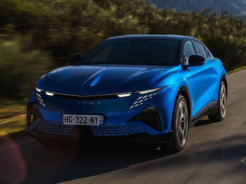Nuova Alpine A390, la fastback sportiva elettrica che fa sul serio