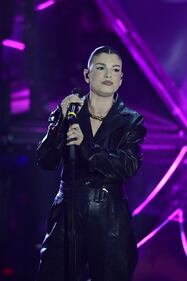Sanremo 2024: ecco il look della finalissima del Festival di Emma 10