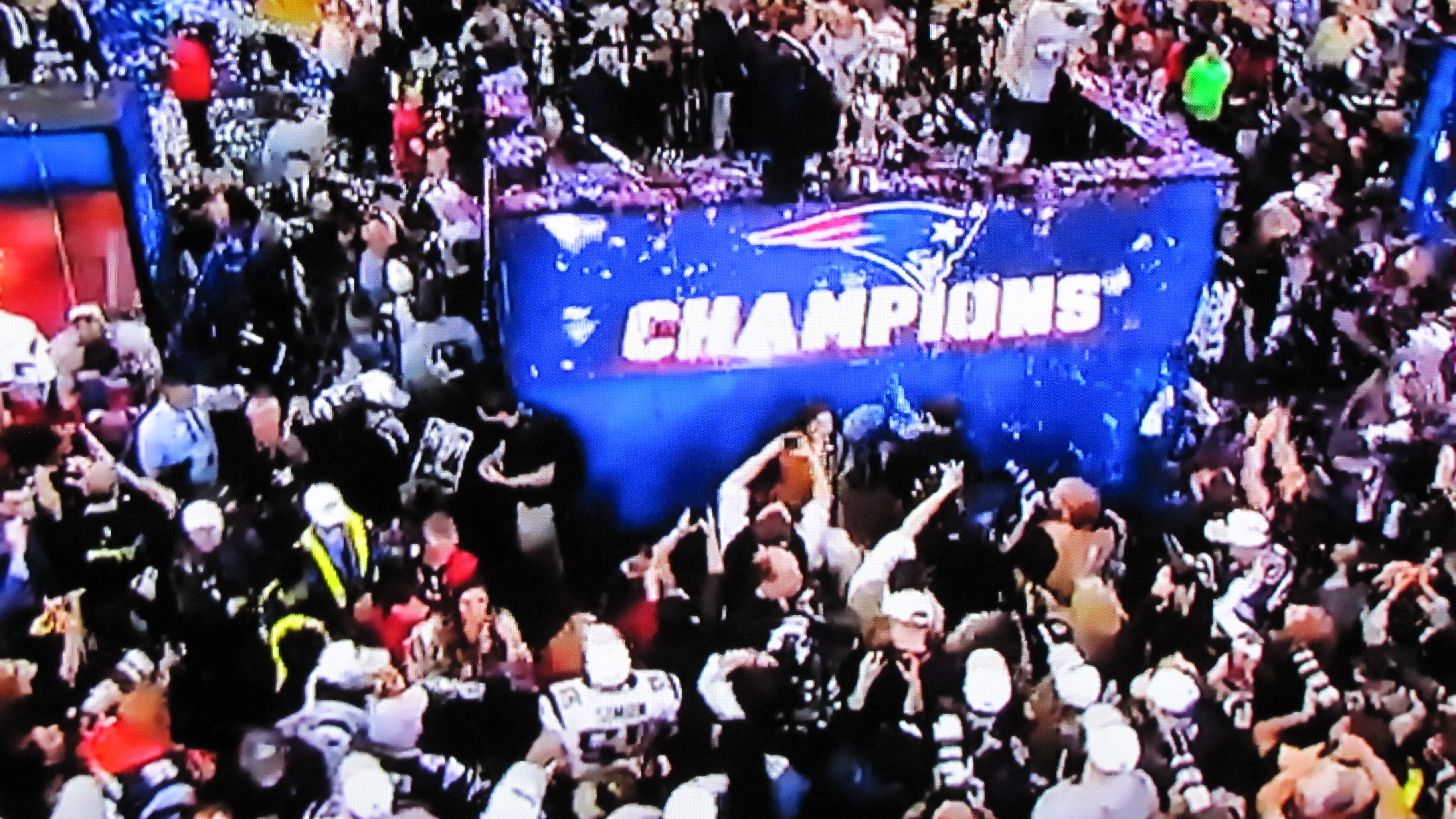 Superbowl, l'anello è ancora dei Patriots E Brady raggiunge Jordan nella leggenda