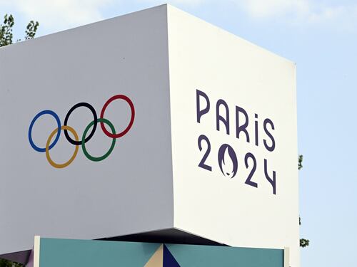"C'erano i vermi nel pesce della mensa". Nuovo scandalo al villaggio olimpico