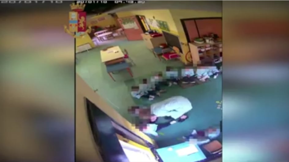 L'orrore in una scuola materna: le maestre maltrattavano i bambini