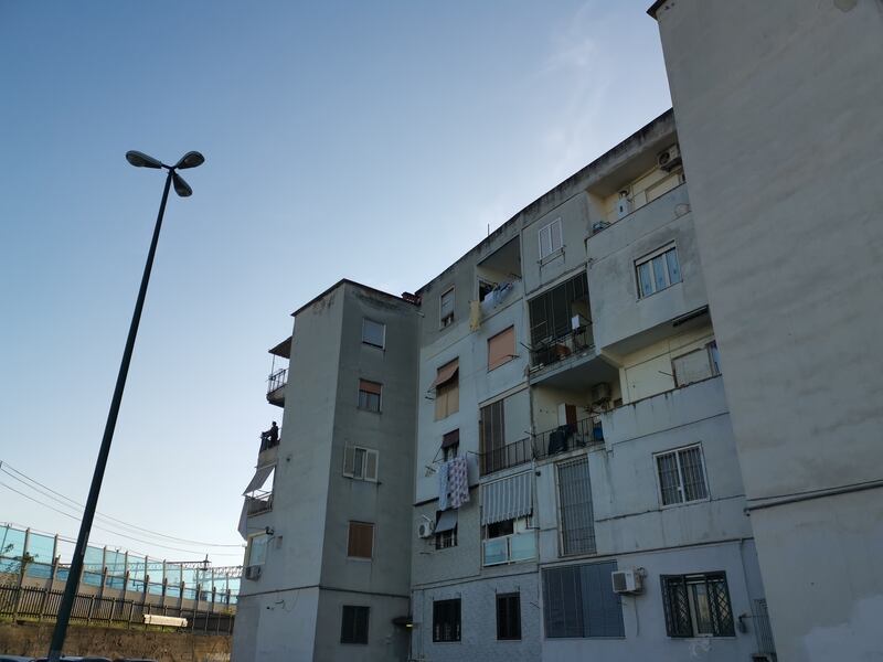 Il degrado nelle case popolari di Napoli 3
