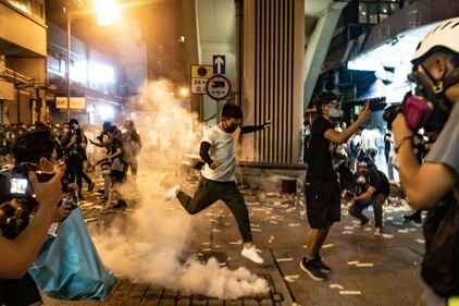 Hong Kong, nuovi scontri in piazza: sale la tensione 5