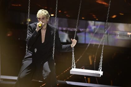 Sanremo 2024: ecco il look della finalissima del Festival di Mr.Rain 4