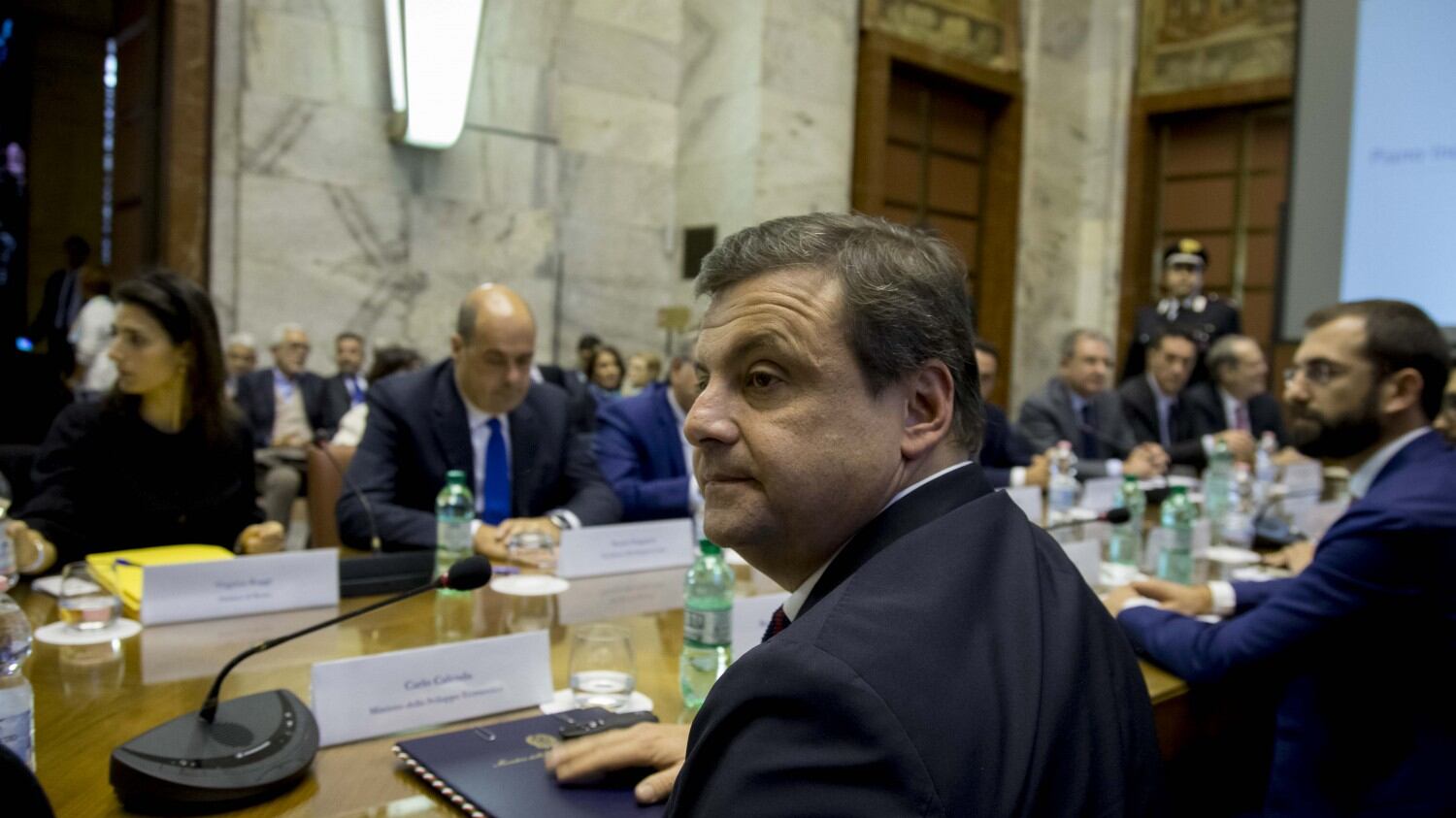 Calenda: "Col M5S dialogo, non alleanza Ma serve governo istituzionale"