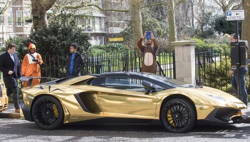Londra, miliardario saudita con auto dorate al seguito 8