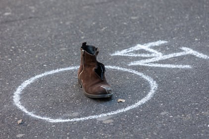   Milano, tir travolge mamma a passeggio con i suoi bambini. Le immagini dell'incidente 3