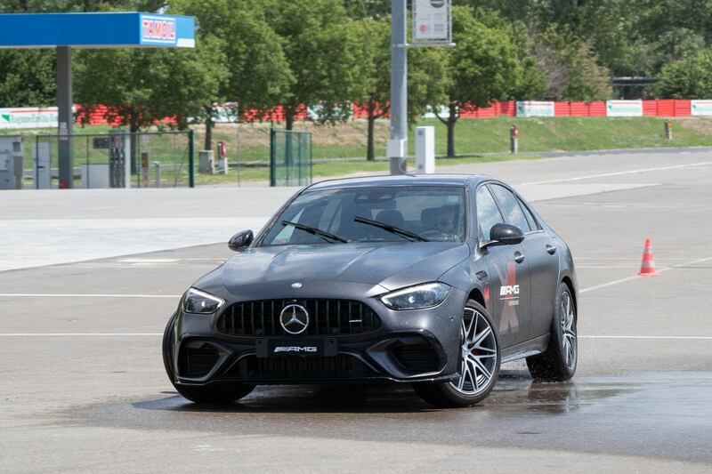 Velocità e adrenalina a bordo delle Mercedes-AMG 6