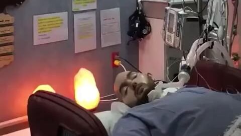 Arabia Saudita, il caso del principe in coma che risponde ai saluti