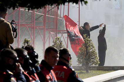 Proteste a Tirana contro il governo 5