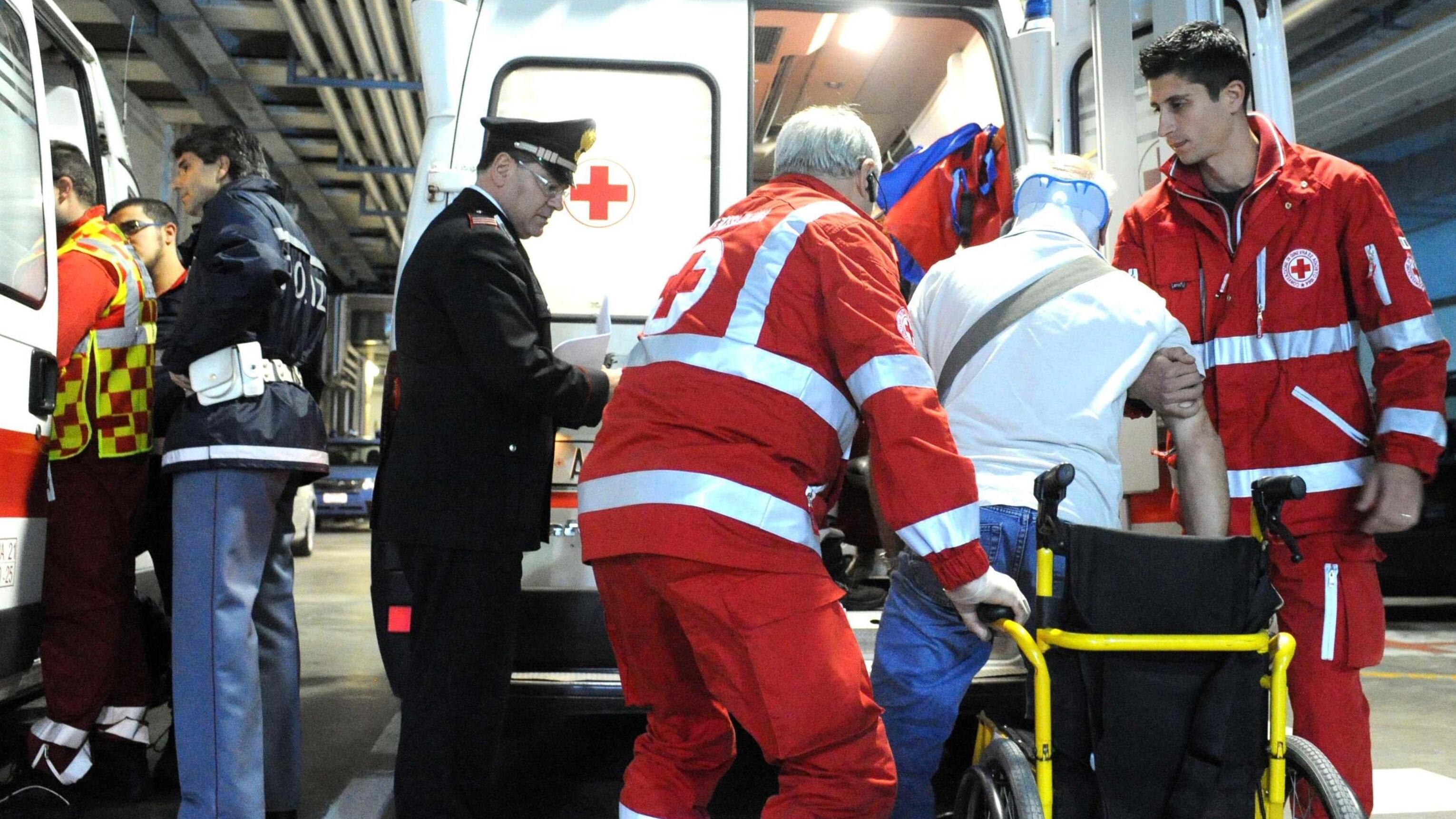Precipita per mille metri, incubo sull'aereo