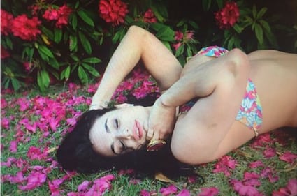 Cristina Del Basso, seno esplosivo in un selfie 6