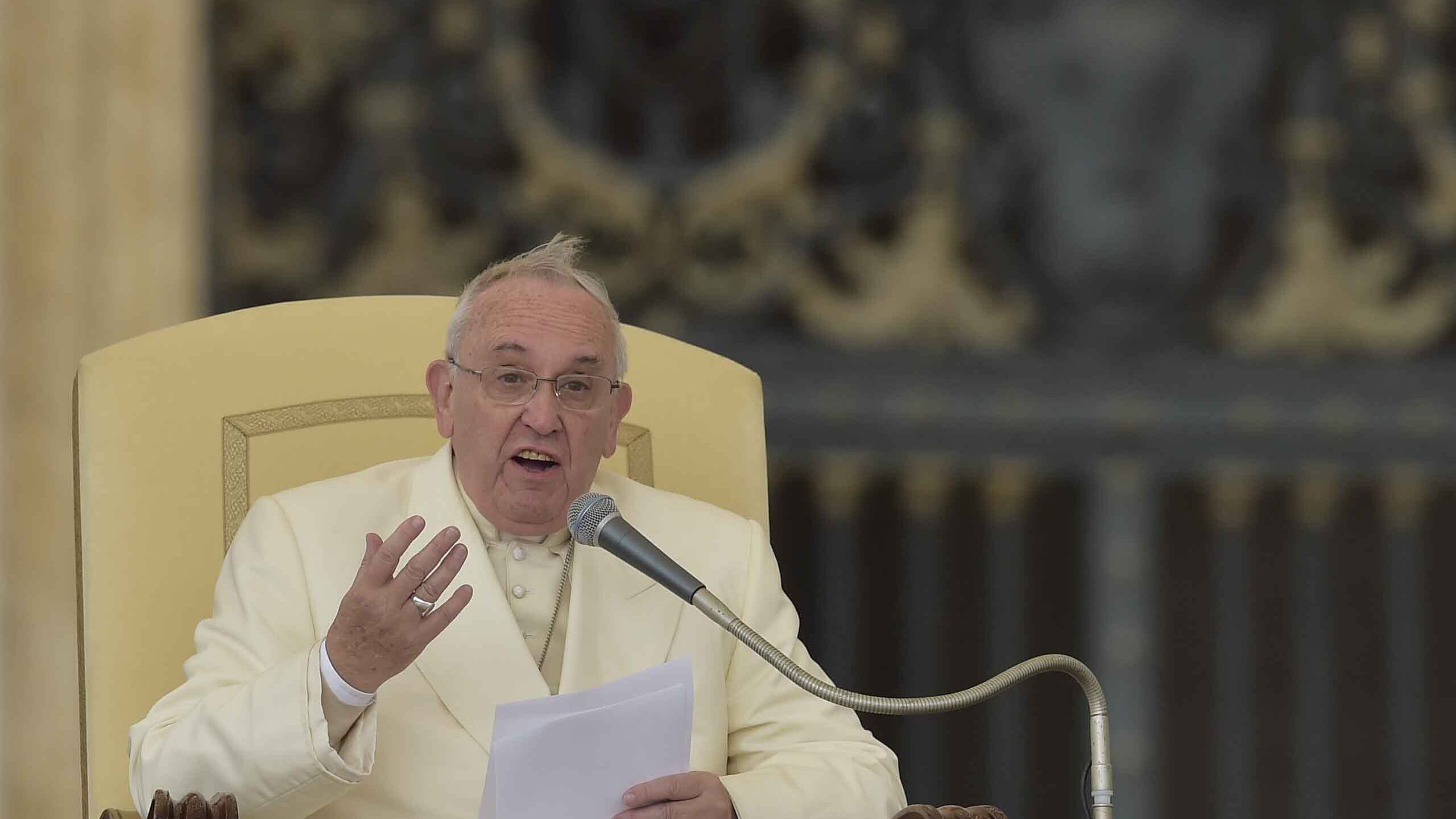 Terremoto in Vaticano: il Papa silura un altro big