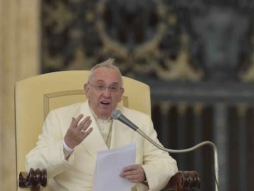 Terremoto in Vaticano: il Papa silura un altro big