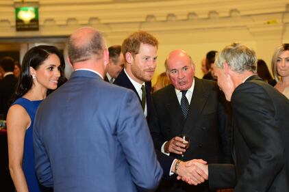 Meghan Markle in blu per beneficenza 10