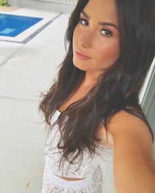 Demi Lovato, sexy trasparenze allo specchio 25