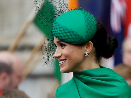 L'affronto di Meghan alla Regina: cosa si nasconde nel libro