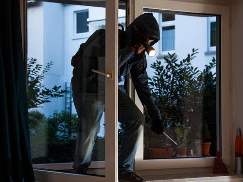 Sicurezza, lo studio di Eurispes: per un cittadino su quattro il luogo in cui vive è insicuro