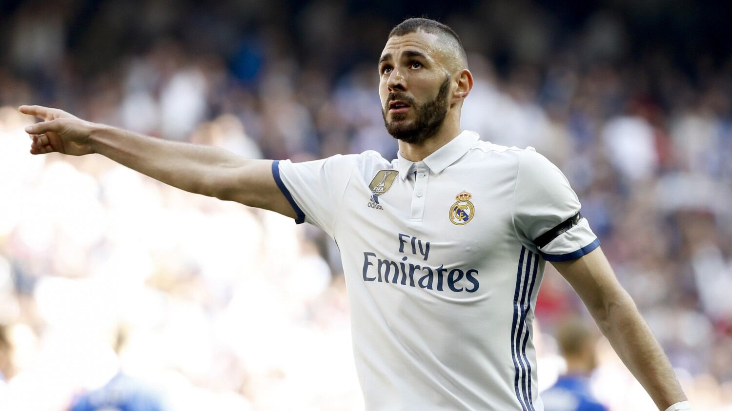 Roux, bordata alla Francia: "Benzema non convocato perché siamo razzisti"