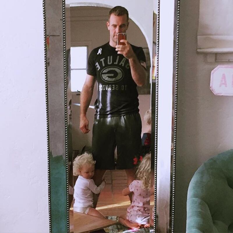 James e Kimberly Van Der Beek: foto di famiglia in attesa del quarto figlio 9