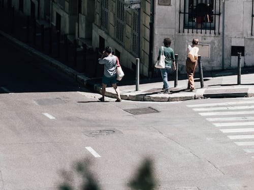 Nuovo Codice della Strada: multe fino a 160 euro anche per i pedoni. Cosa c’è da sapere