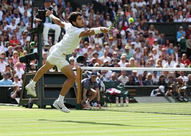 Wimbledon, Alcaraz supera in 5 set Djokovic: le immagini più belle della finale 17