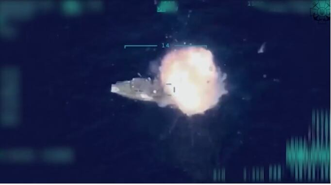 Kiev: "Abbiamo affondato la nave da parata di Putin"