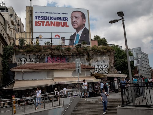 Erdogan giura da presidente. Al genero ministero delle Finanze