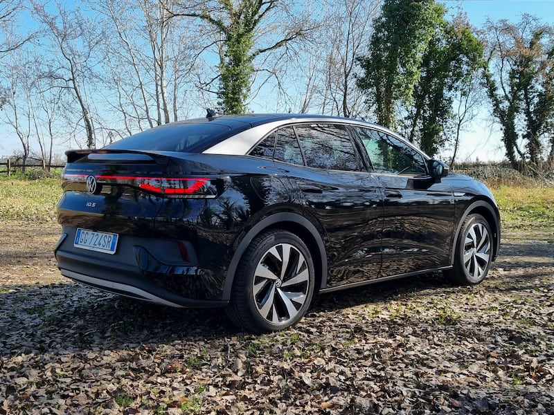 Volkswagen ID.5, guarda le foto del crossover coupè elettrico 3