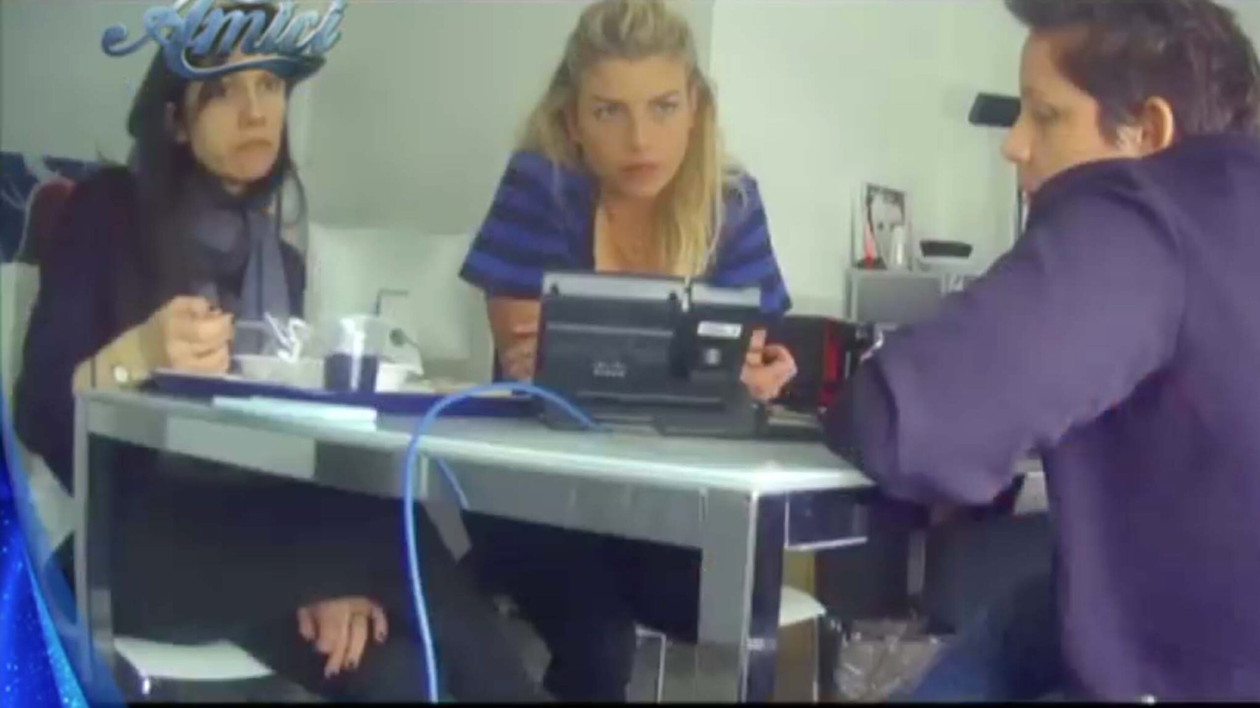 Scherzo per Emma Marrone ad Amici