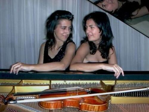 Sorellanza e rigore: il Duo Gazzana alla radio lascia la sostanza nuda