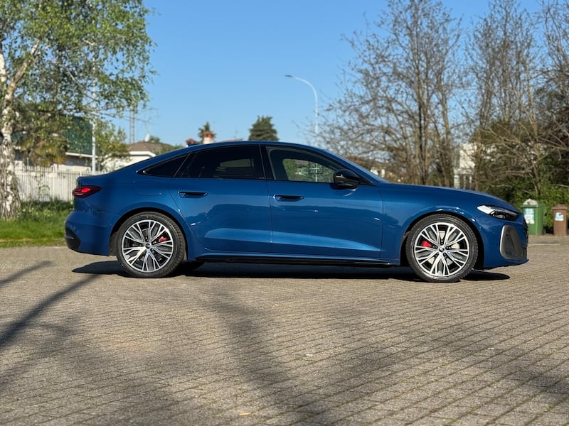 Audi A5 TDI: guarda la gallery della nuova berlina ibrida tedesca 6