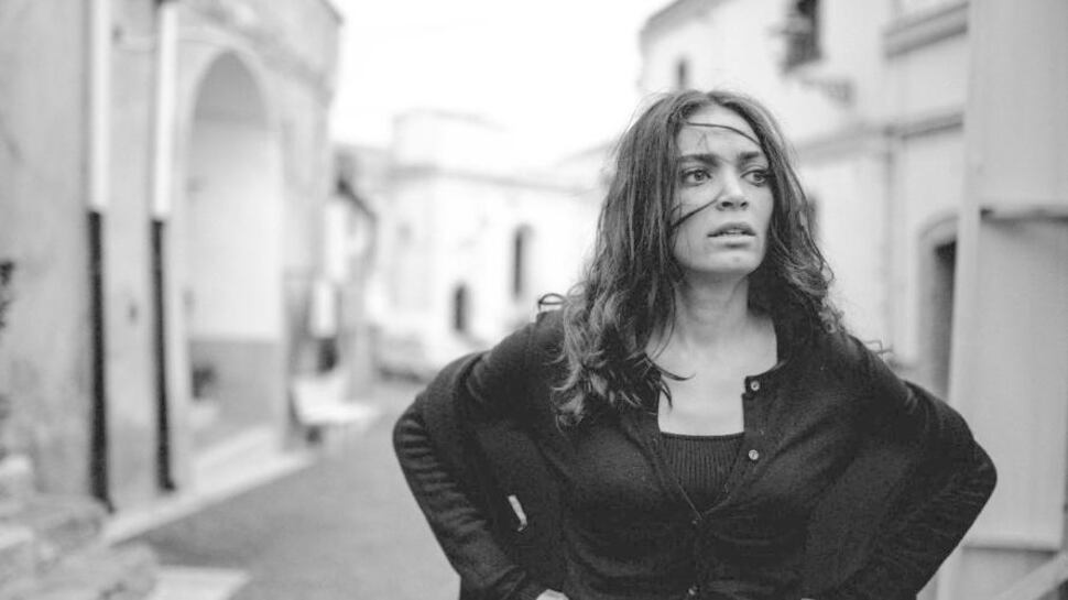 "Ti mangio il cuore", Elodie in un mafia-western col culto dell’immagine