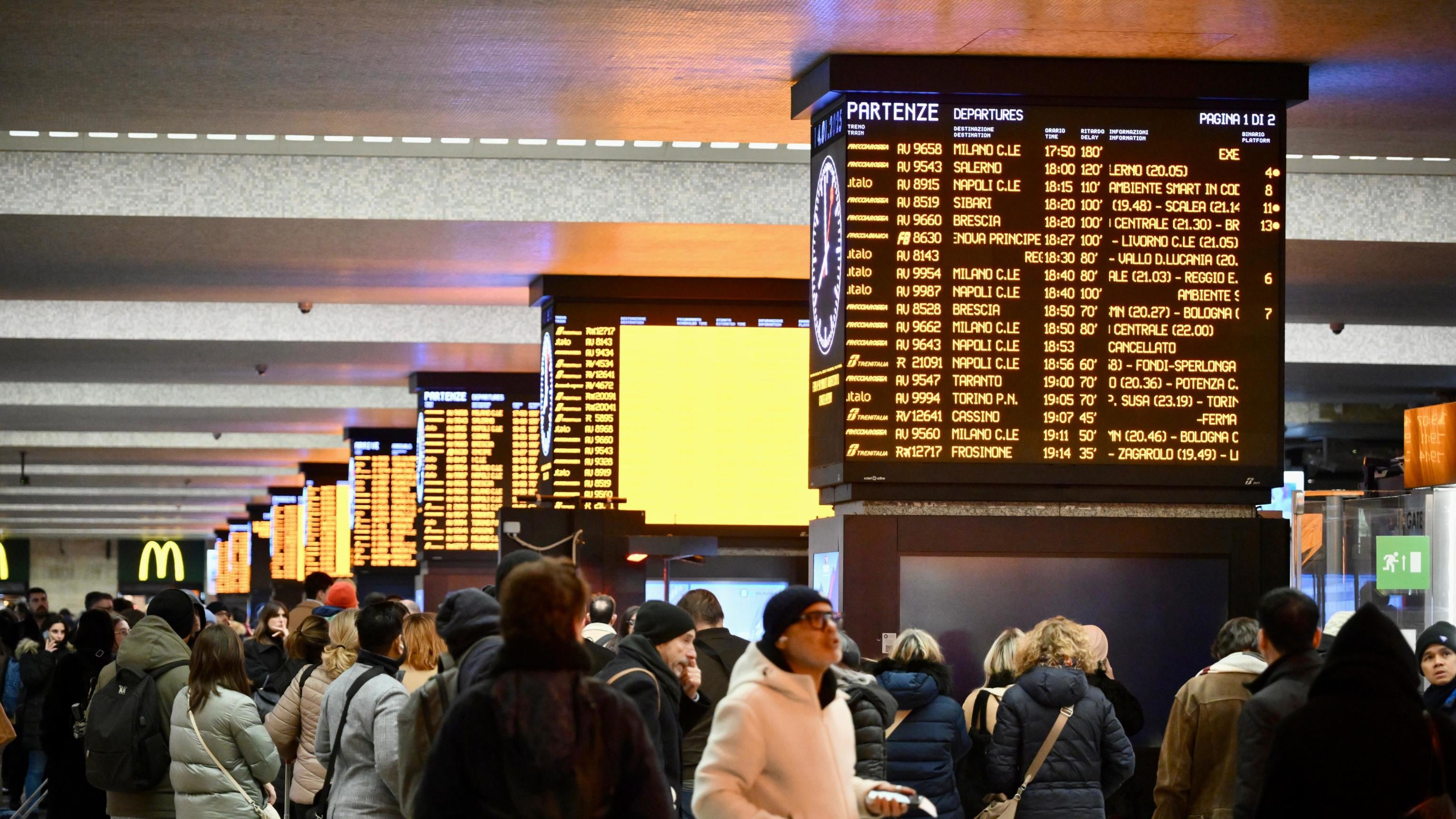 Caos treni, ritardi fino a 120 minuti. Come richiedere il rimborso istantaneo