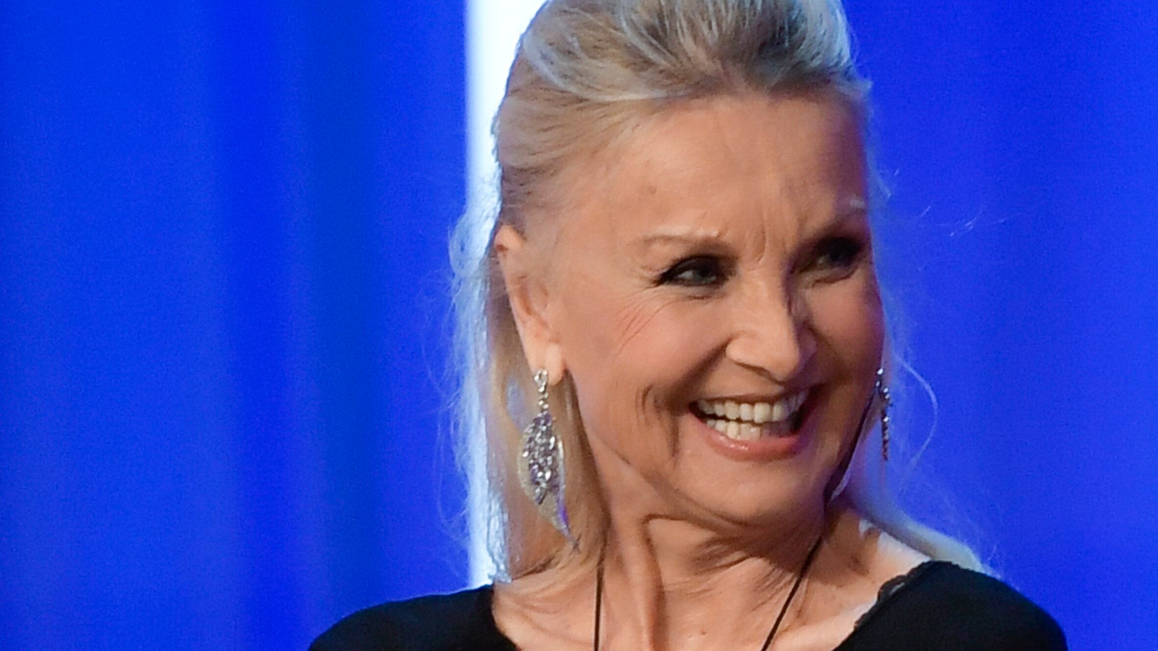 Barbara Bouchet smentisce: "Non vivo con 511 euro di pensione, lavoro"